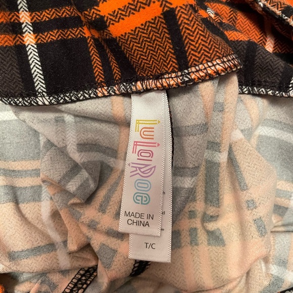 Lularoe Tall & Curvy Leggings - Picture 2 of 2